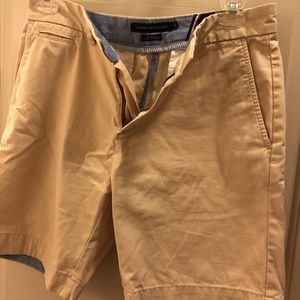 Men’s Tommy Hilfiger Shorts - Size 32